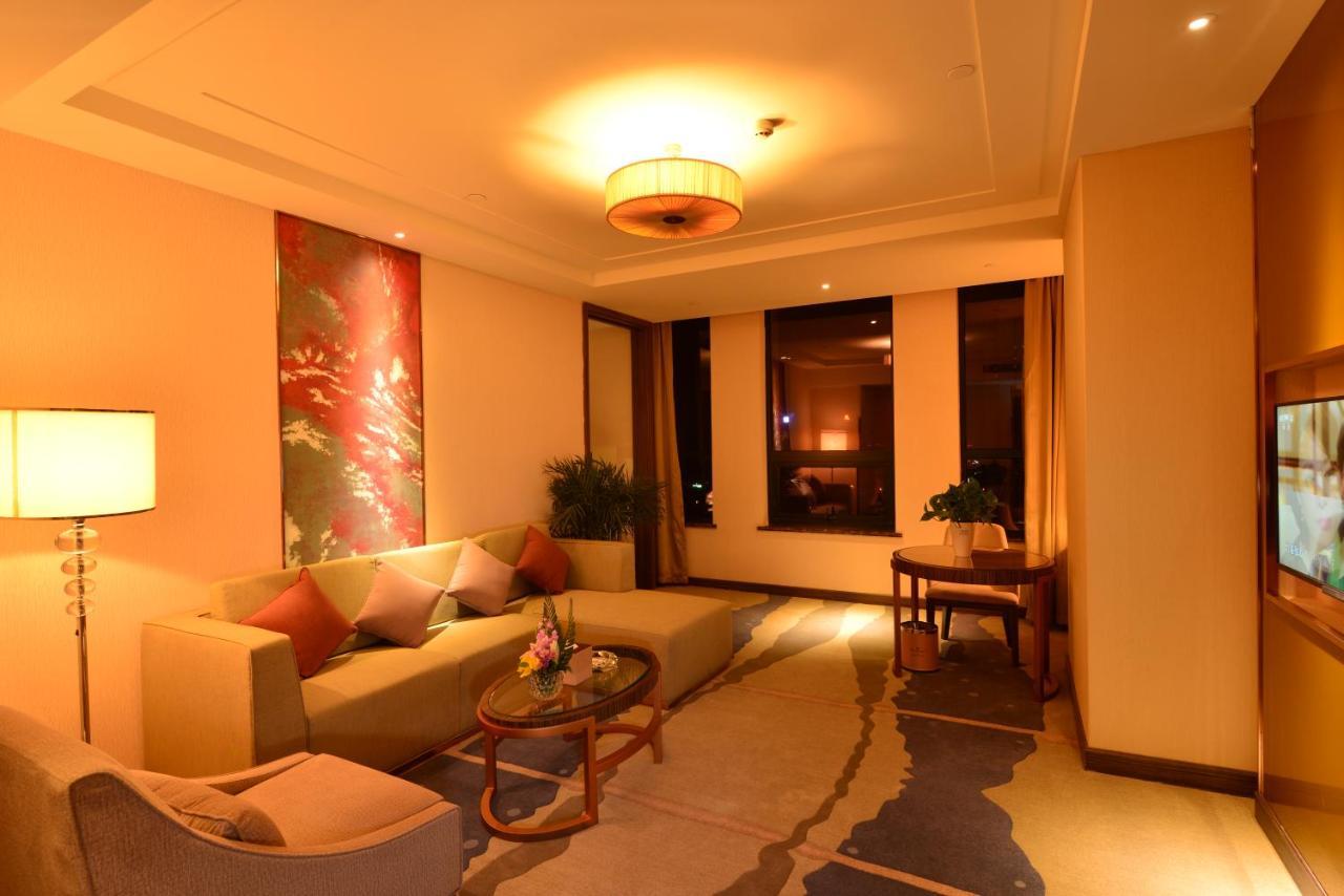 ホテル Ramada Heze エクステリア 写真